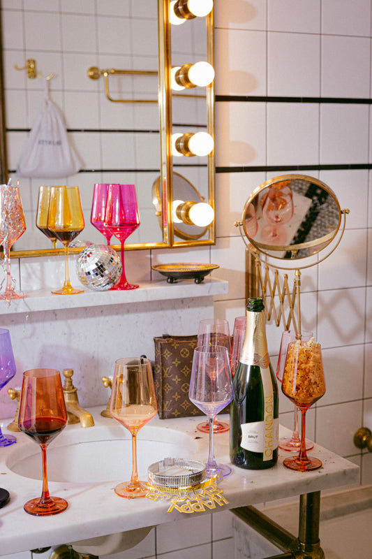 Sip in Style: The Girly Guide to Colored Wine Glasses!
